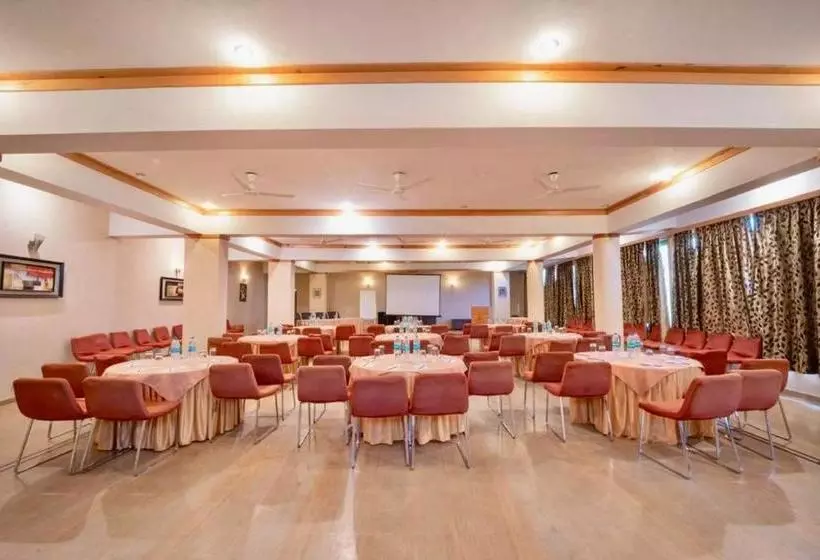 هاستل Pine Drive Resort