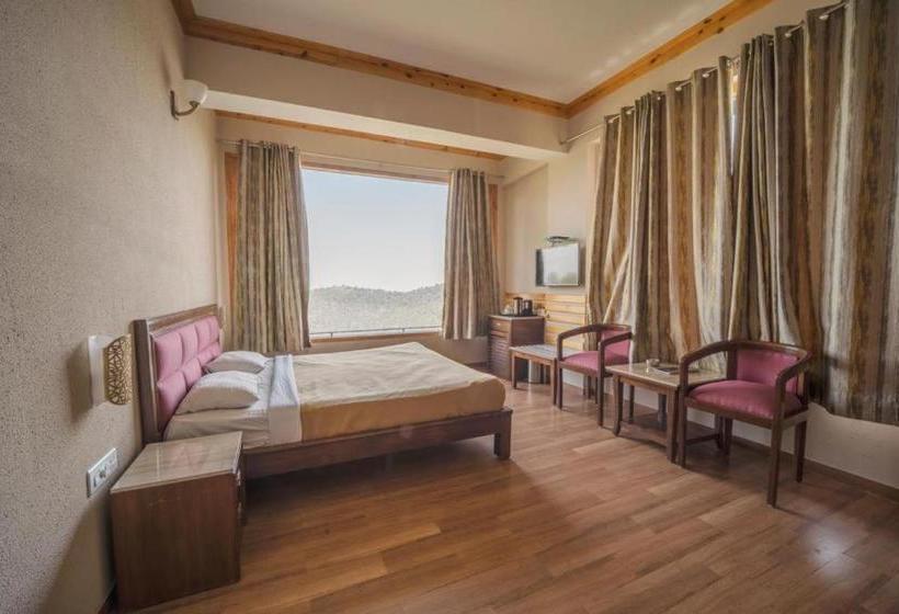 הוסטל Pine Drive Resort