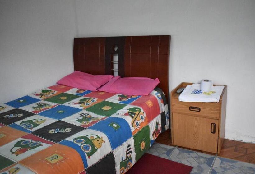 ホテル El Aliso   Pujilí