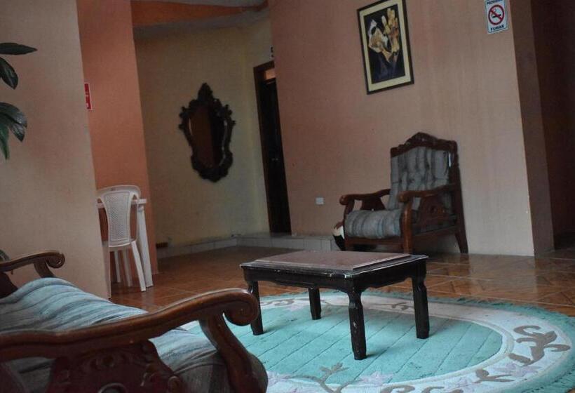 ホテル El Aliso   Pujilí