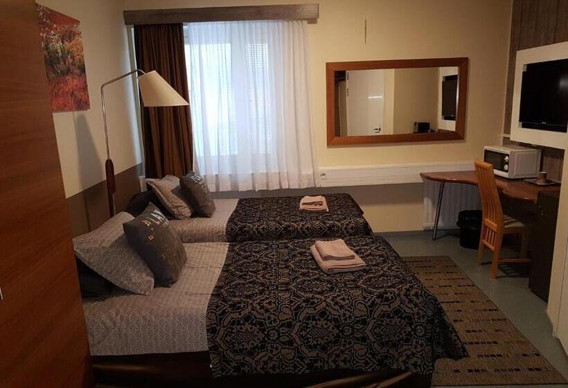 هتل Gasthaus Patruuna