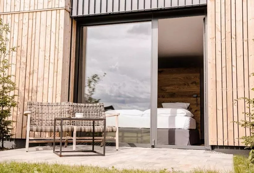 Hotelli Lenderstuben