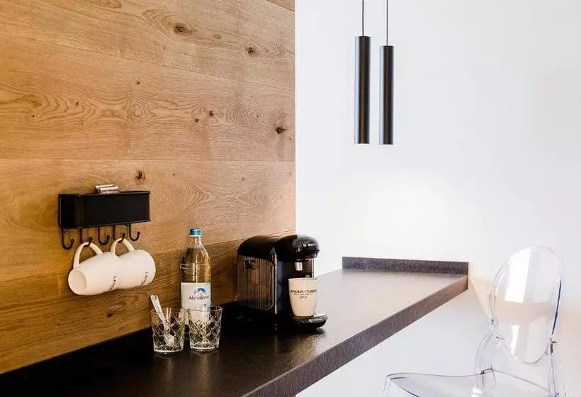 Hotelli Lenderstuben