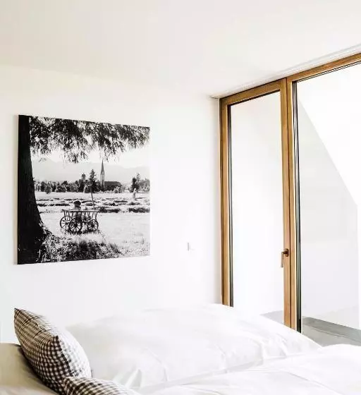 Hotelli Lenderstuben