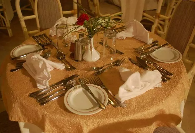 هتل North Coast Beach