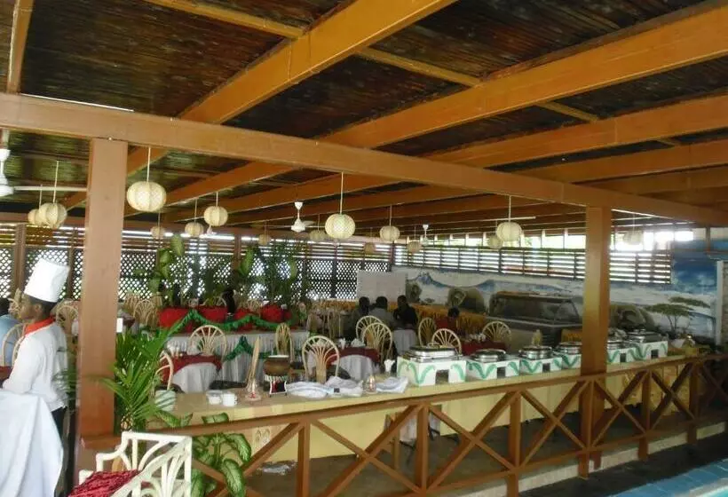 هتل North Coast Beach