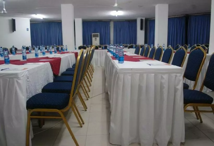 هتل North Coast Beach