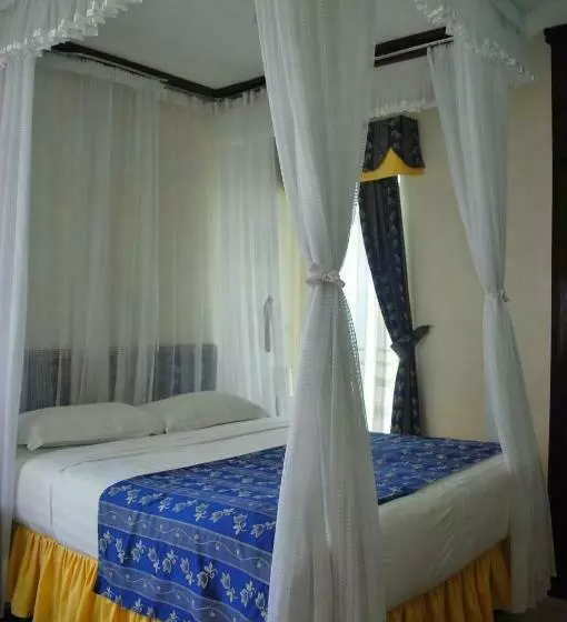 هتل North Coast Beach