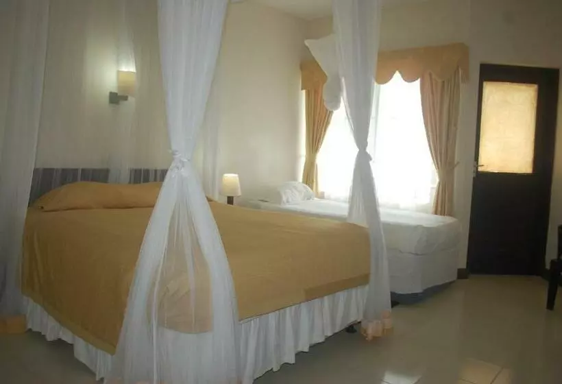 هتل North Coast Beach