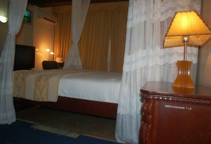 هتل North Coast Beach