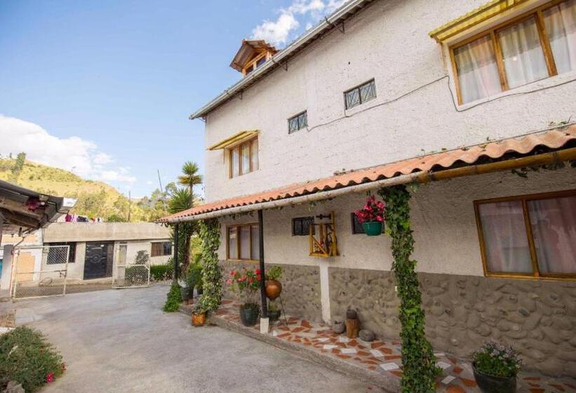 بنسيون Hostal Taita Cristobal