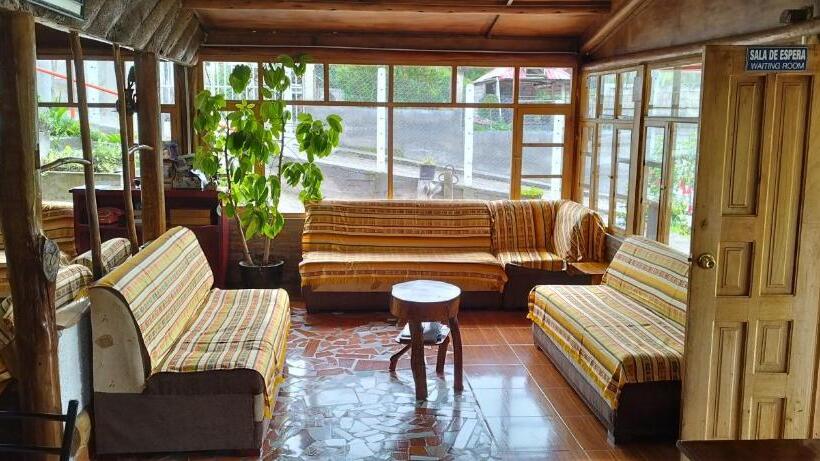 بنسيون Hostal Taita Cristobal