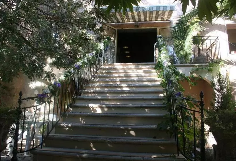 Auberge De Pachoquin