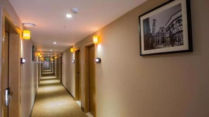 Iu Hotel Lvliang Xiaoyi Zhenxing Street Branch