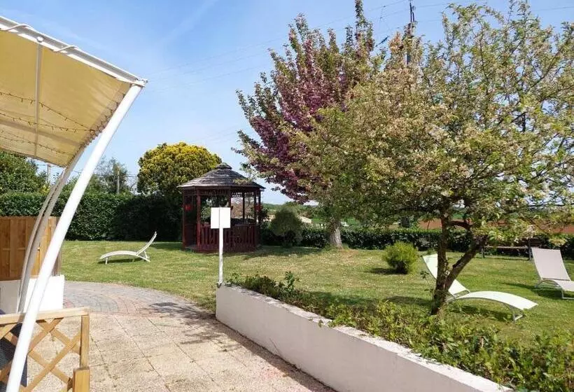 Le Mareuillais Hotel Restaurant