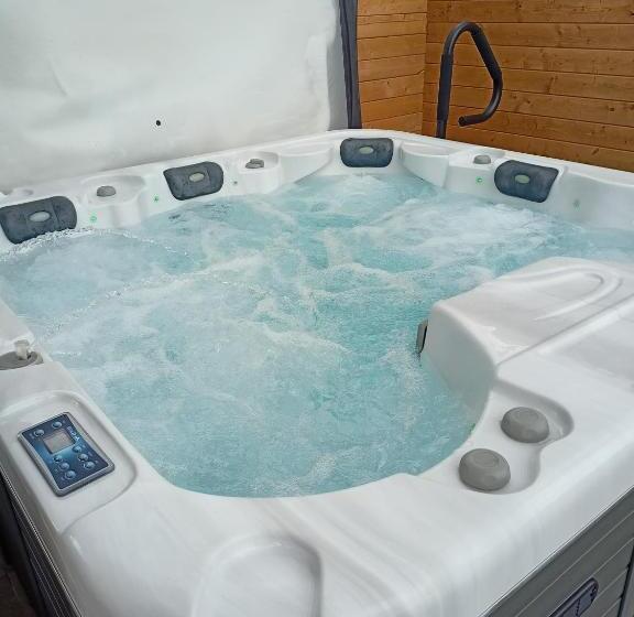 Le Mareuillais Hotel Restaurant