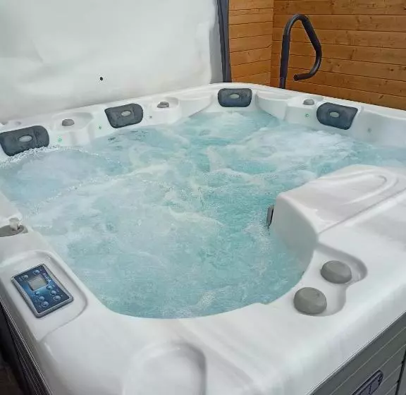 Le Mareuillais Hotel Restaurant