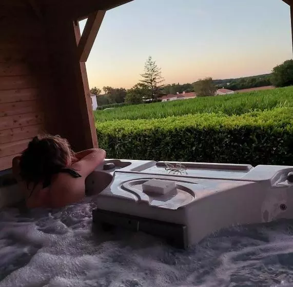 Le Mareuillais Hotel Restaurant