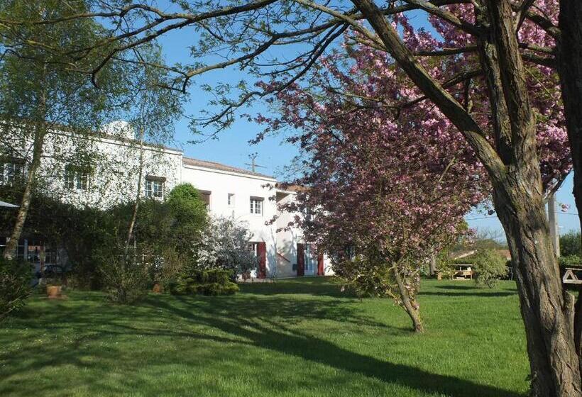 Le Mareuillais Hotel Restaurant