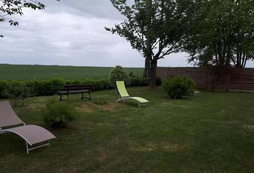 Le Mareuillais Hotel Restaurant