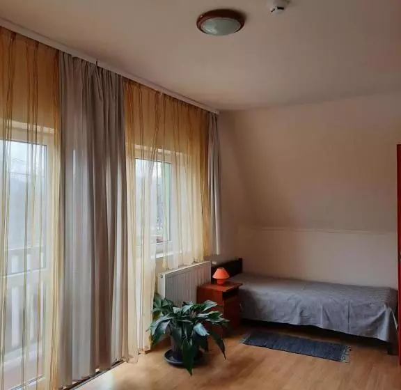 Megálló Wellness Panzió