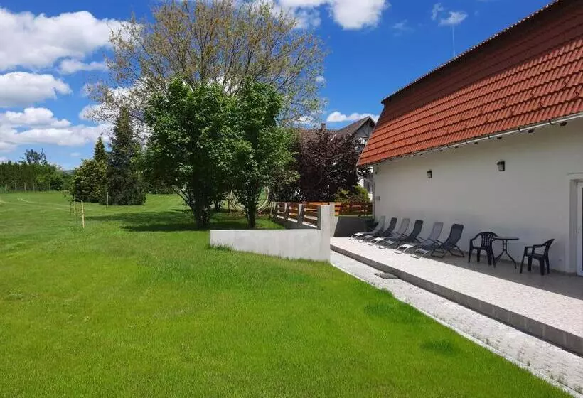 Megálló Wellness Panzió