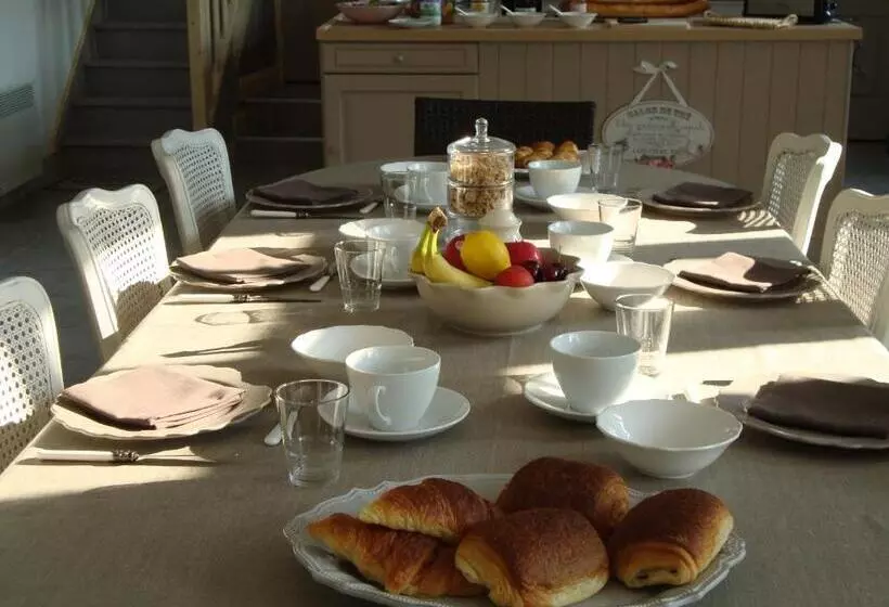 Majatalo Le Presbytère De Sévigny