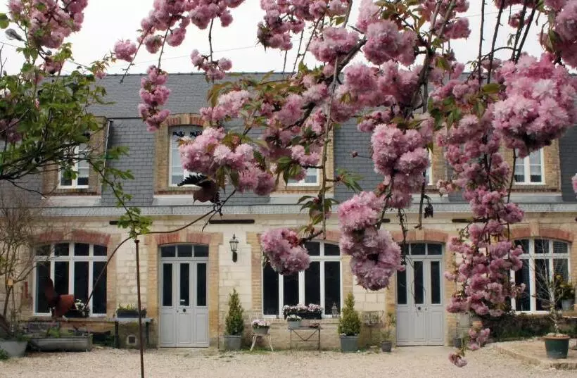 Majatalo Le Presbytère De Sévigny