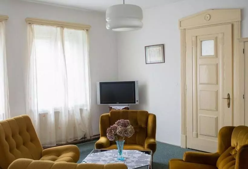 Majatalo Penzion Signum Laudis