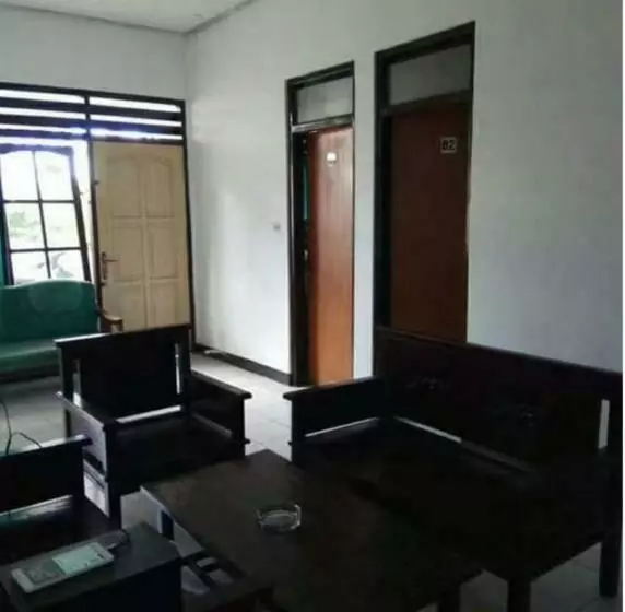 Pensione Teratai Putih