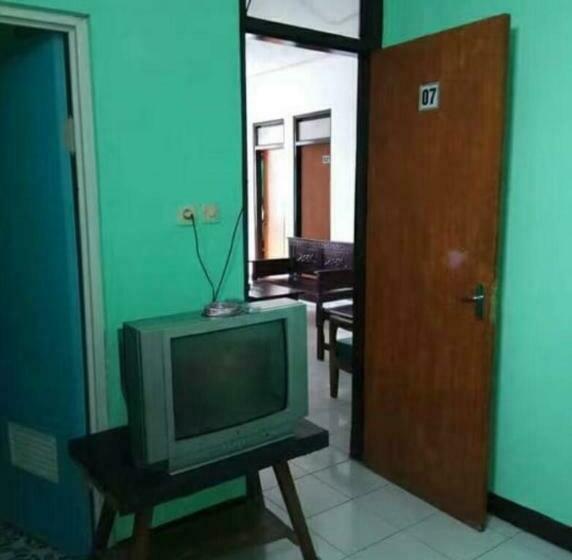 بنسيون Teratai Putih