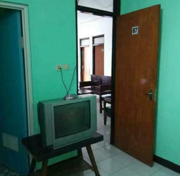 بنسيون Teratai Putih