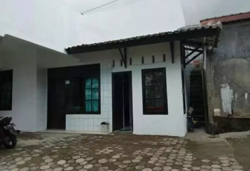 Pensione Teratai Putih