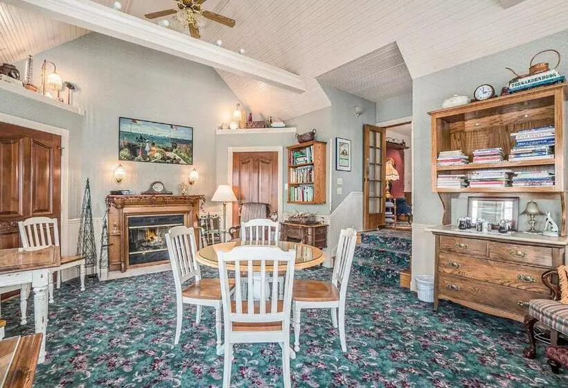 Yelton Manor Bed And Breakfast