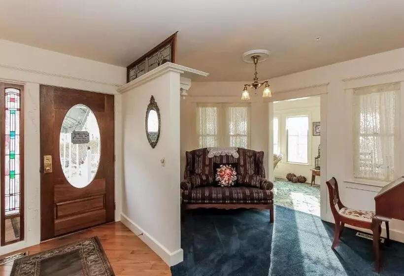 Yelton Manor Bed And Breakfast