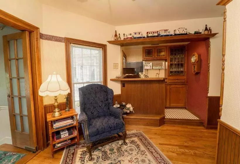 Yelton Manor Bed And Breakfast