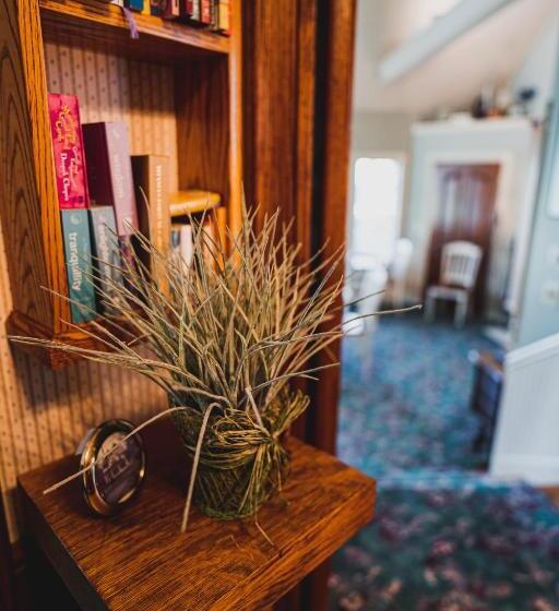 Yelton Manor Bed And Breakfast