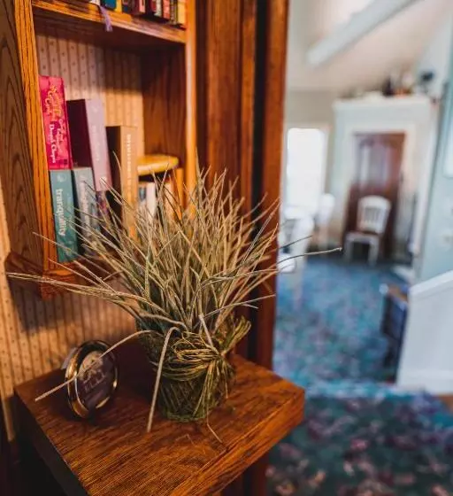 Yelton Manor Bed And Breakfast