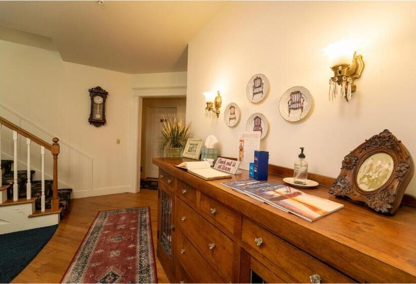 Yelton Manor Bed And Breakfast