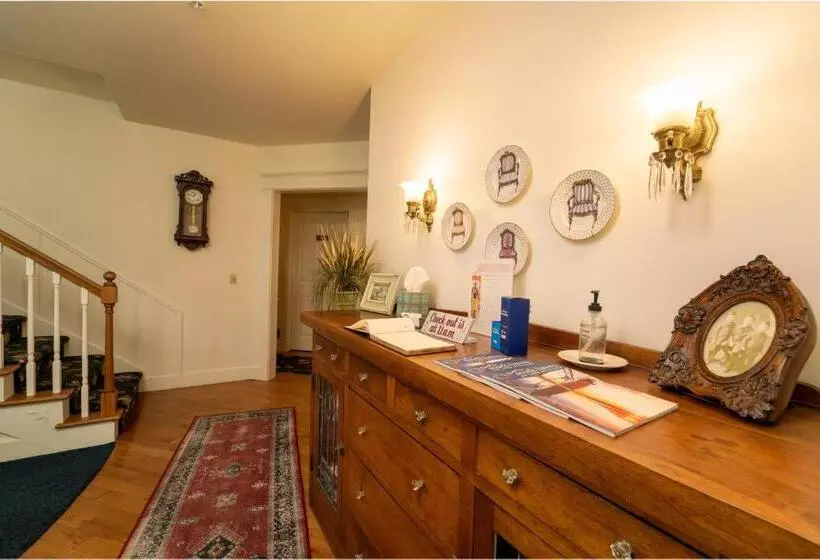 Yelton Manor Bed And Breakfast