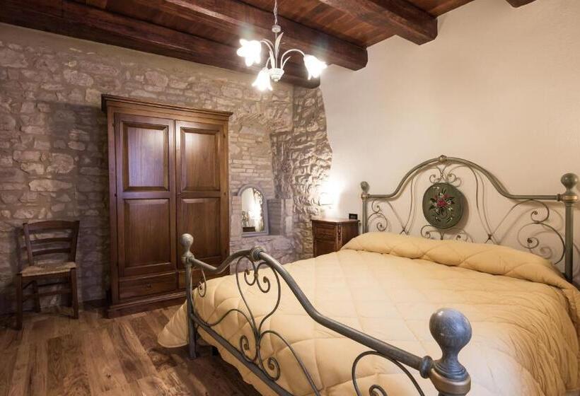 צימר Domus In Castro