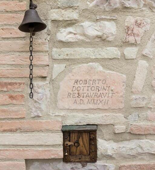 צימר Domus In Castro