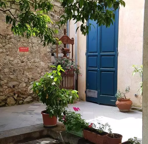 Hotelli Albergo Lungomare