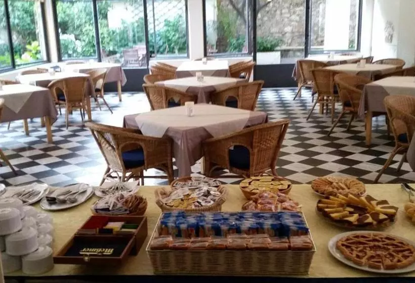 Hotelli Albergo Lungomare