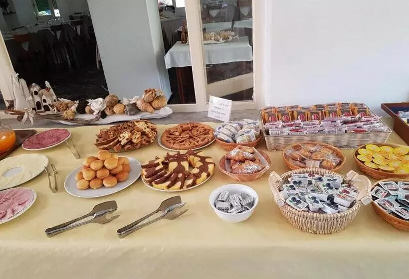 Hotelli Albergo Lungomare