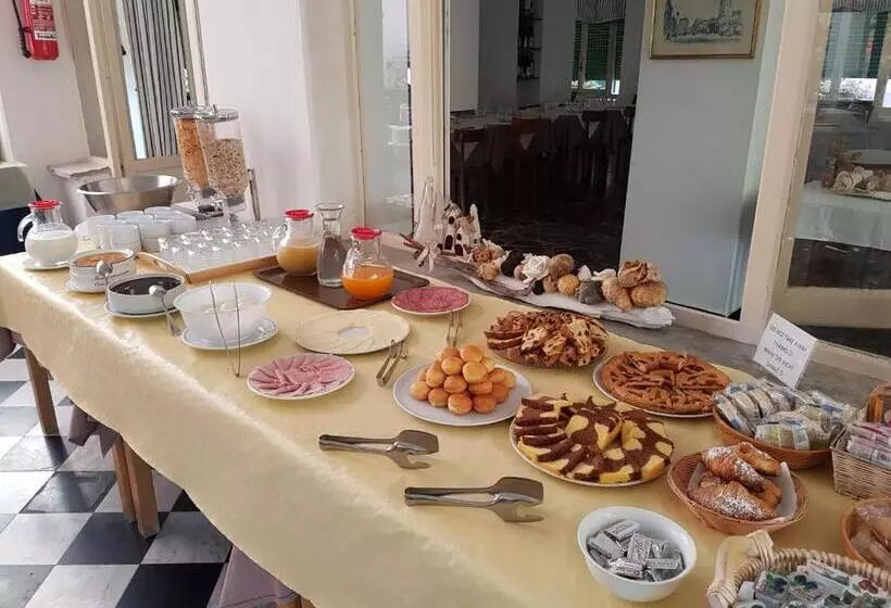 Hotelli Albergo Lungomare