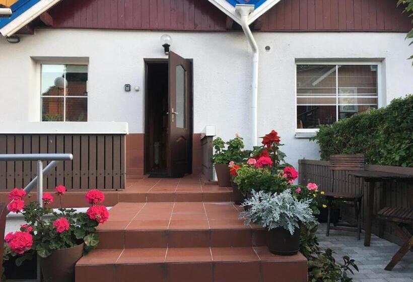 پانسیون Nida Guesthouse At Loreta