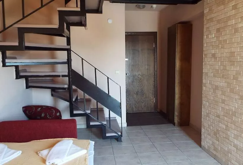 בית מלון כפרי Area