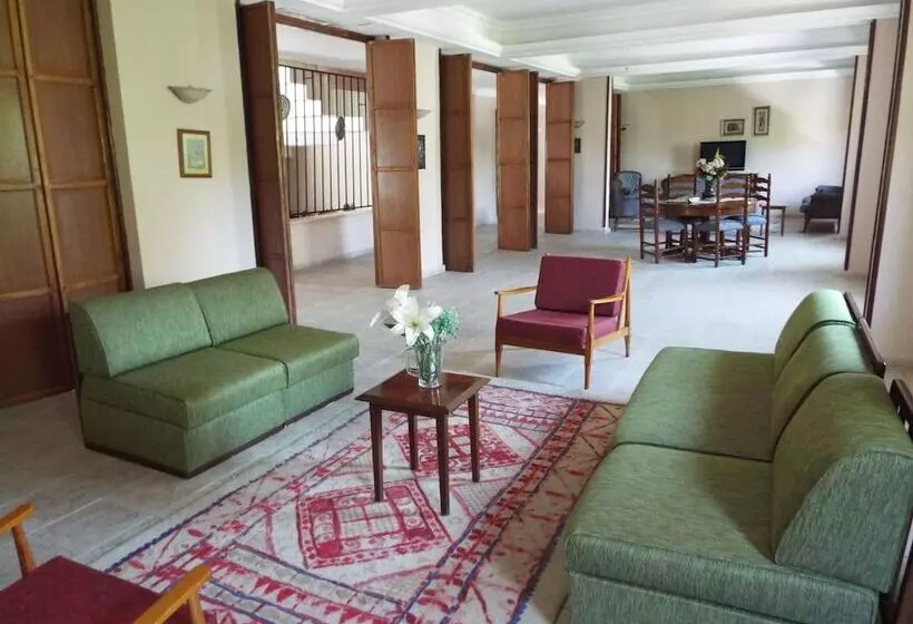 בית מלון כפרי Area