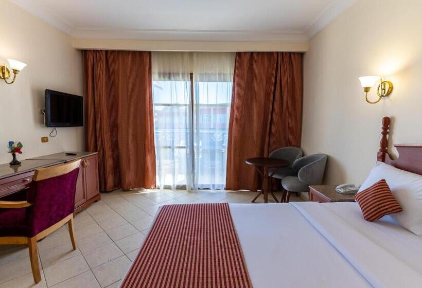 هتل Aladdin Beach Resort